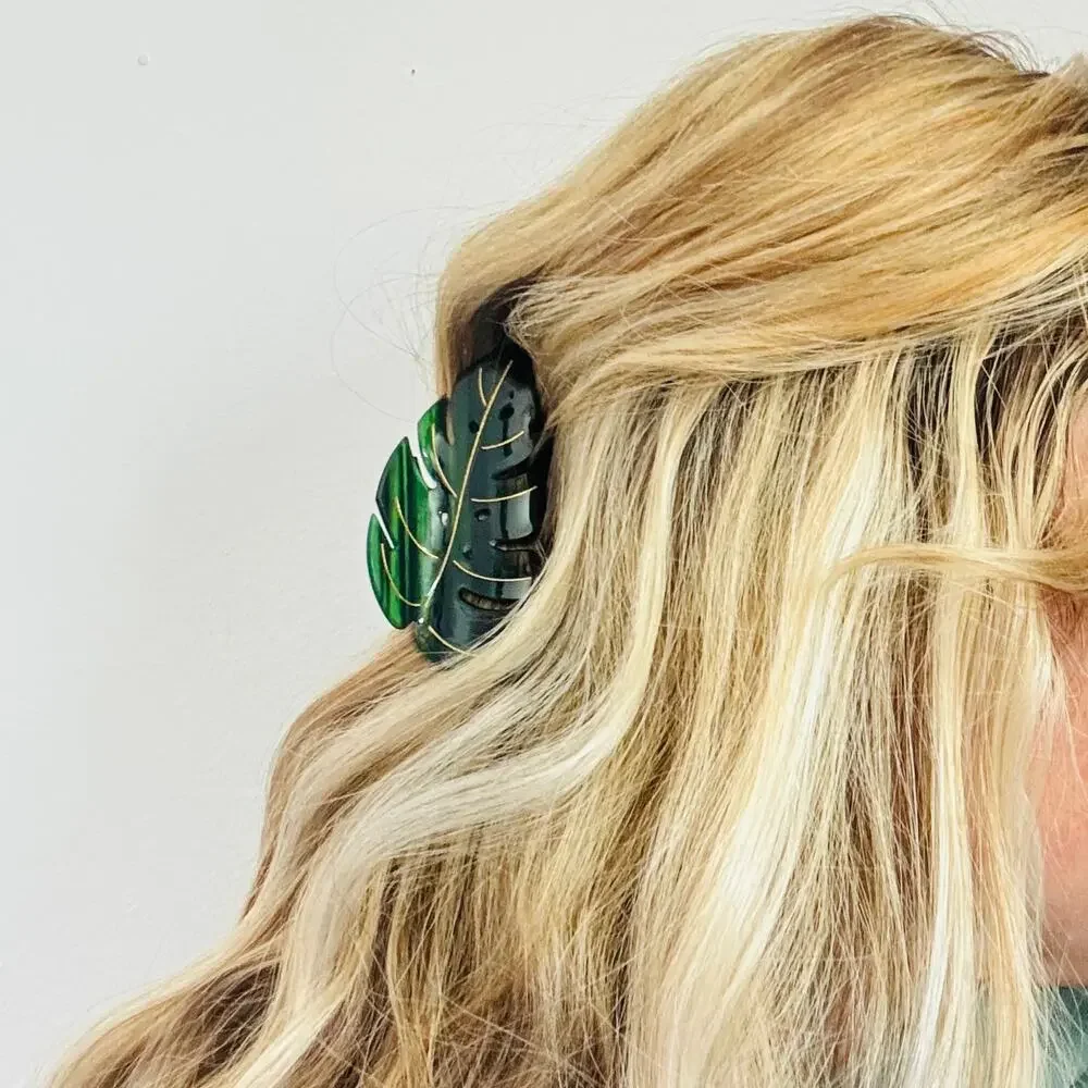NEW ANTHROPOLOGIE Dark Green Gold Palm Monstera Leaf Plastic Hair Claw Clip